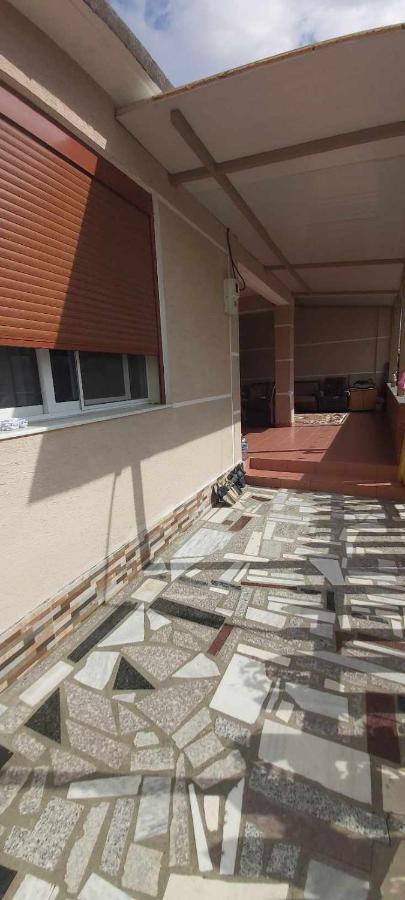 Guest House Aferdita Beqiri Μπεράτ Εξωτερικό φωτογραφία